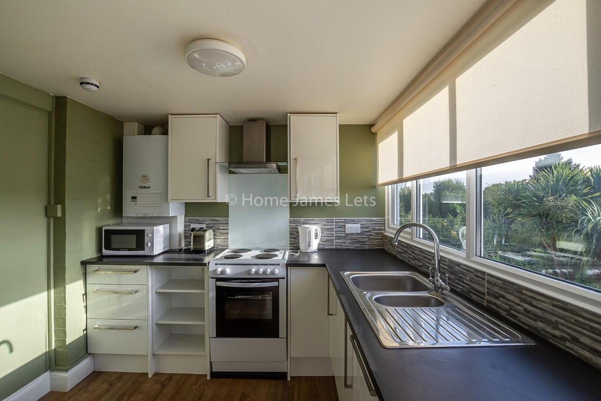 3 bedroom apartment for rent Beaconsfield Villas, Brighton, BN1 6HF