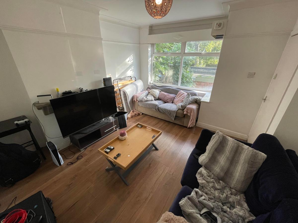 4 bedroom house for rent Park View Road, Leeds, LS4 2LG UniHomes