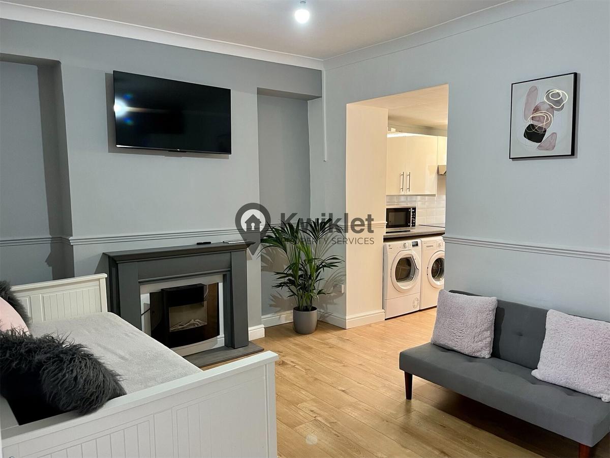 5 bedroom house on Stow Hill, Treforest, Pontypridd