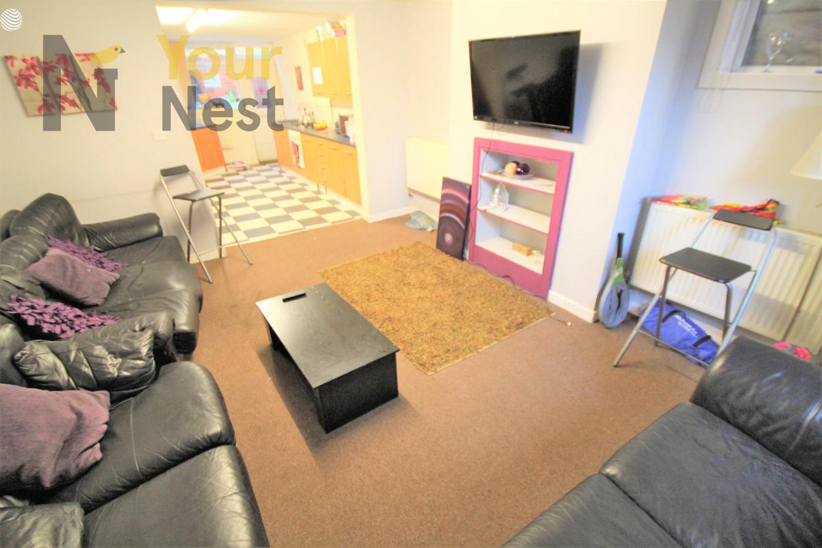 3 bedroom apartment for rent Headingley Avenue, Leeds, LS6 3EP UniHomes