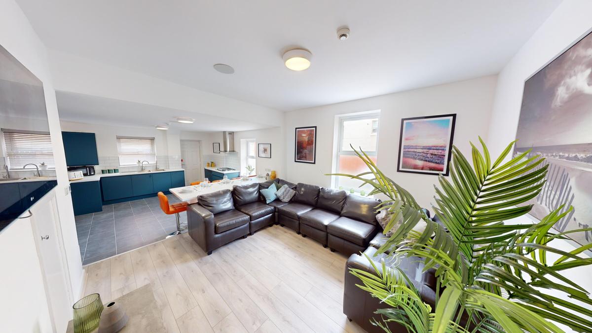 8 bedroom house on Molyneux Road, Kensington, Liverpool