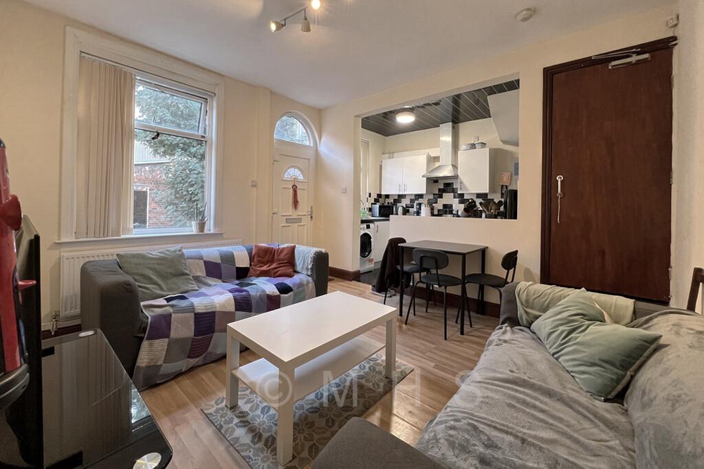 2 bedroom house on Branksome Place, Hyde Park, Leeds