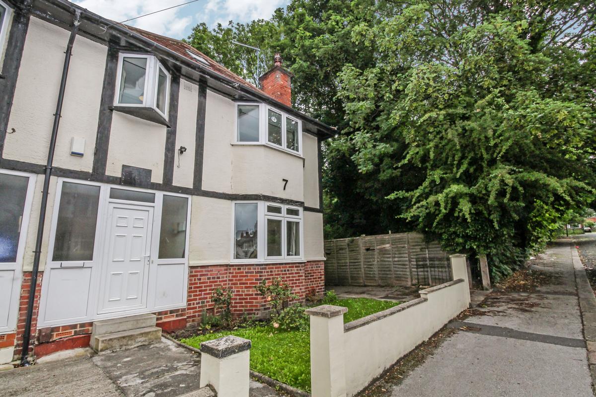 6 bedroom house for rent Rokeby Gardens Leeds, LS6 3JZ UniHomes