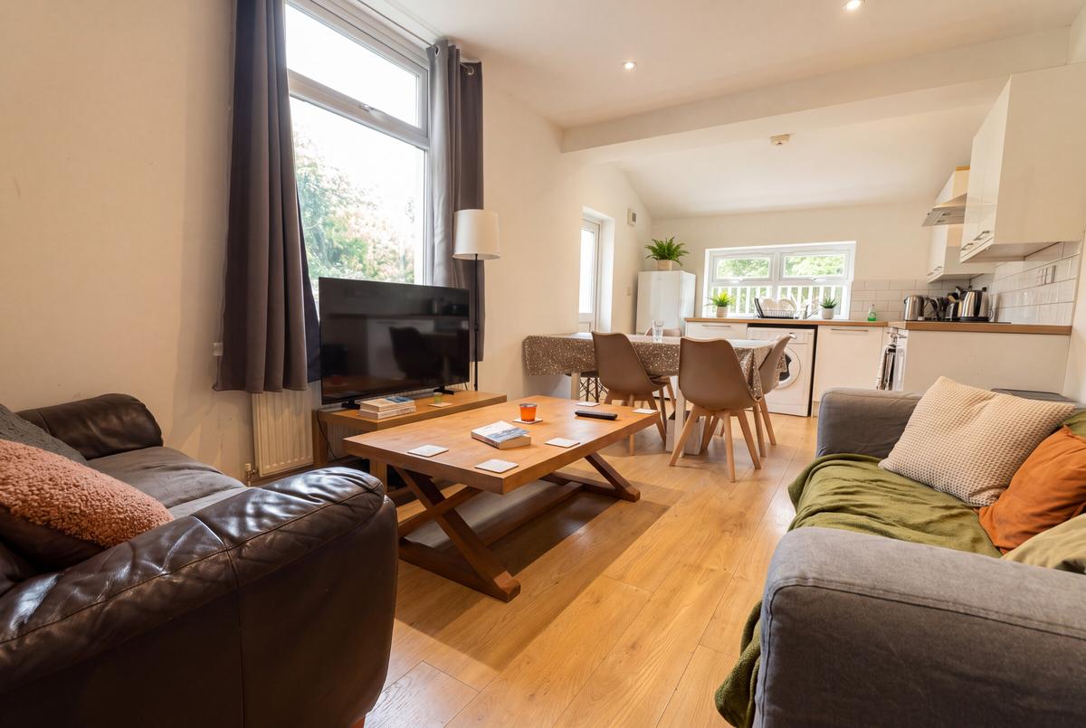 5 bedroom house on Salisbury Road, Cathays, Cardiff