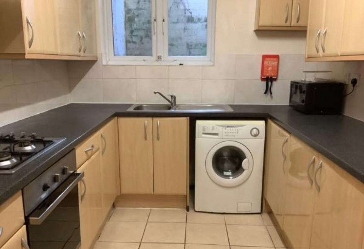 2 bedroom house on Ilkeston Road, Lenton, Nottingham