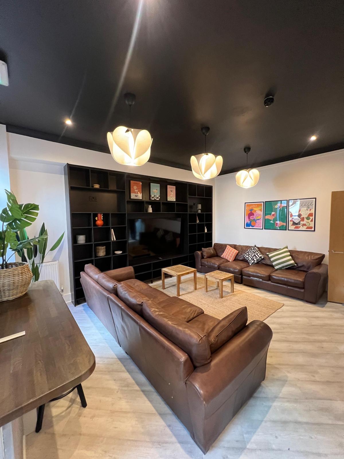 8 bedroom house on Kendal Lane, City Centre, Leeds