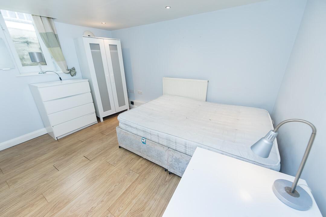 4 bedroom house for rent Kelsall Place Leeds, LS6 1RA UniHomes