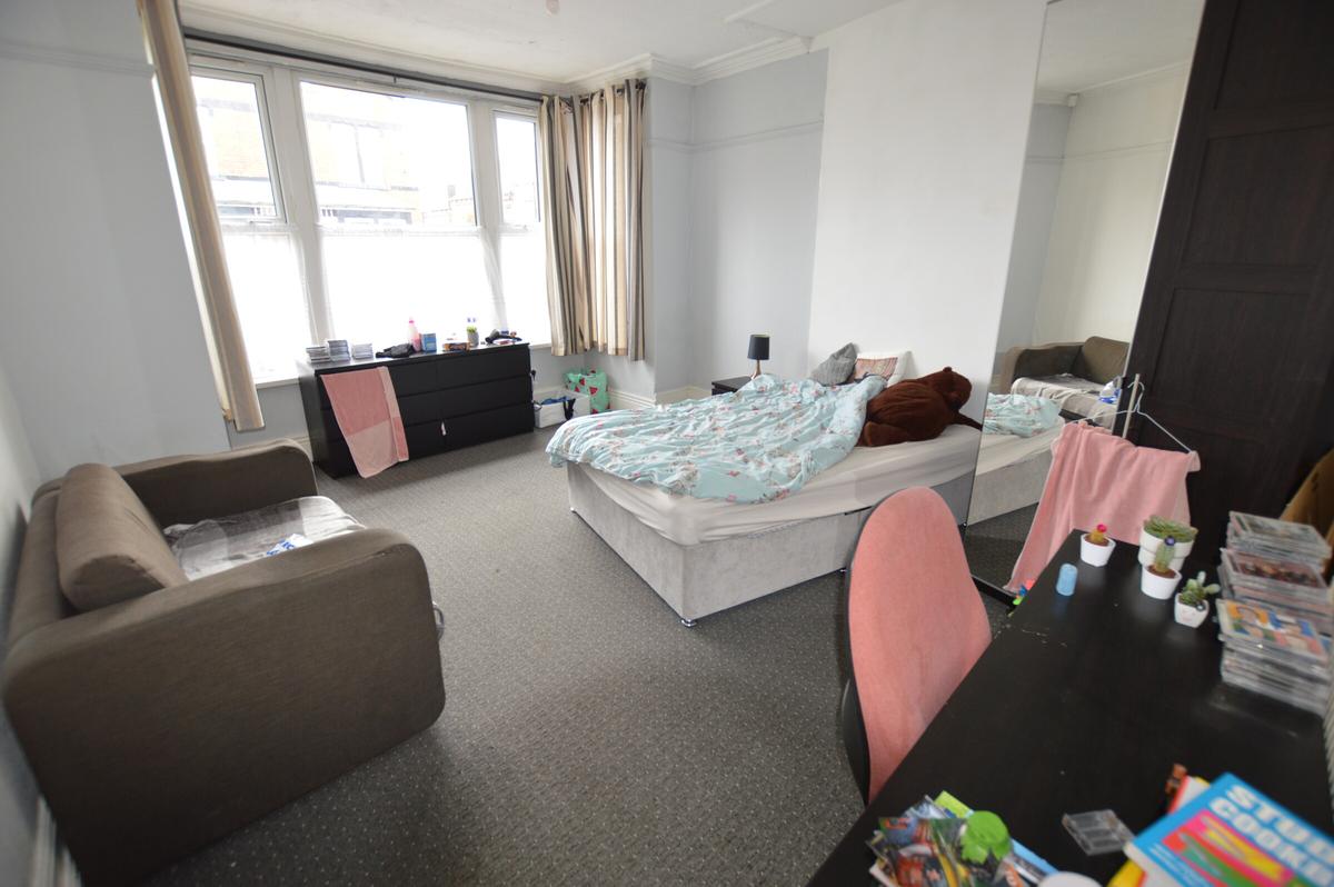 6 bedroom house for rent Lucas Place, Leeds, LS6 2JB UniHomes