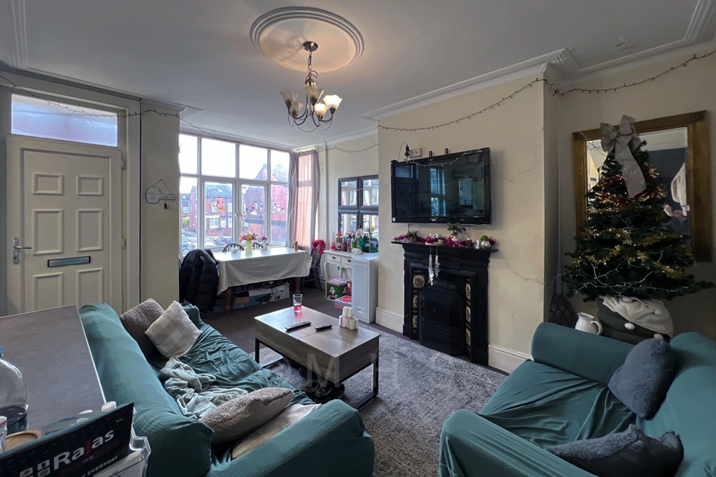3 bedroom house on Elsham Terrace, Burley, Leeds