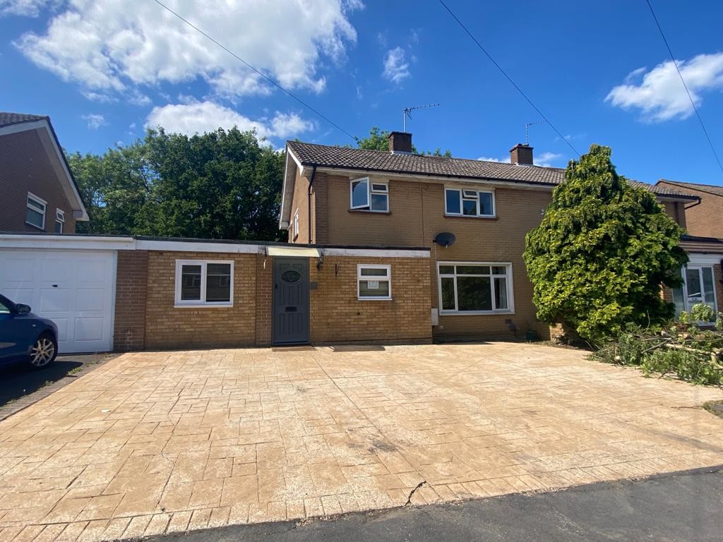 6 bedroom house on Applegarth Avenue, Guildford, Surrey