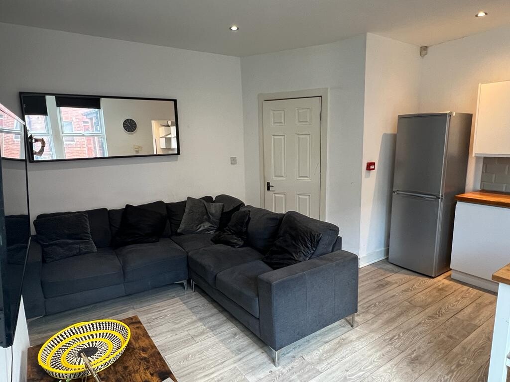 8 bedroom house for rent Headingley Mount, Leeds, LS6 3EL UniHomes