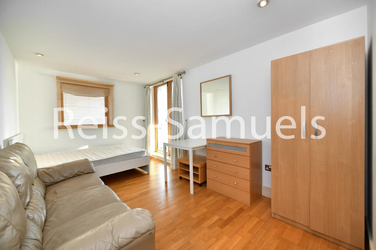 3 bedroom house for rent Newton Place, London, E14 3TT UniHomes