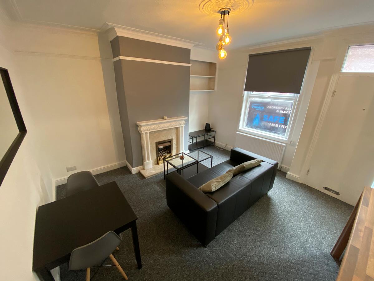 2 bedroom house for rent Paisley Street, Leeds, LS12 3JS UniHomes