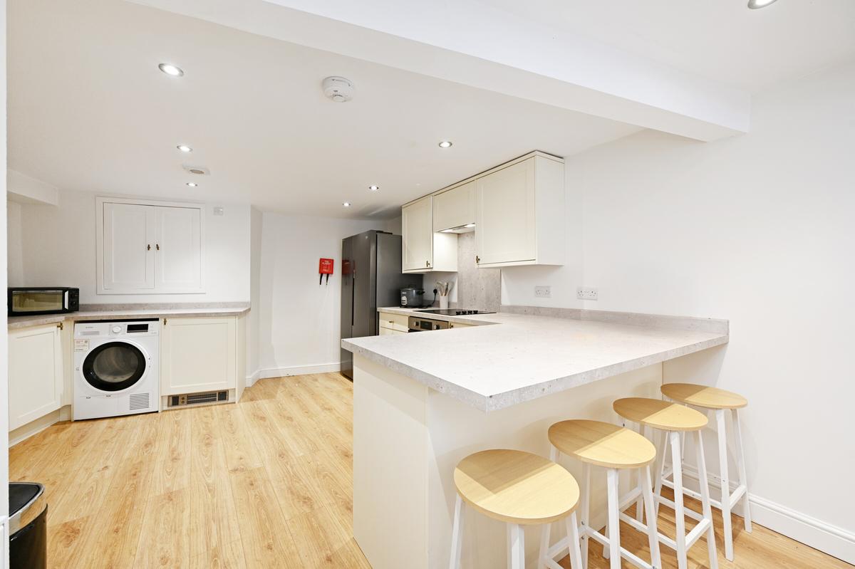 5 bedroom house on Travis Place, Broomhall, Sheffield