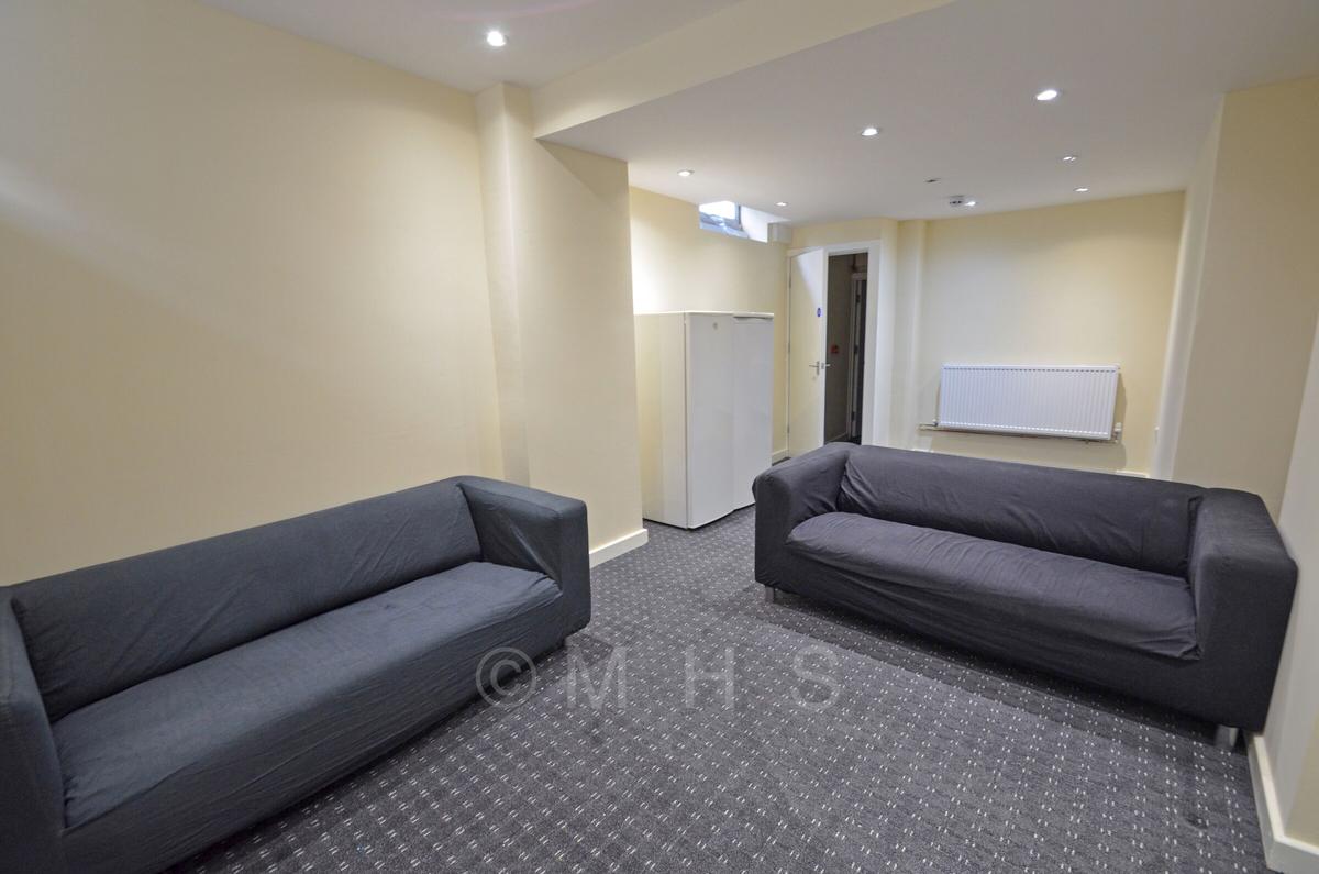 6 bedroom house for rent Woodhouse Street Leeds, LS6 2NY UniHomes