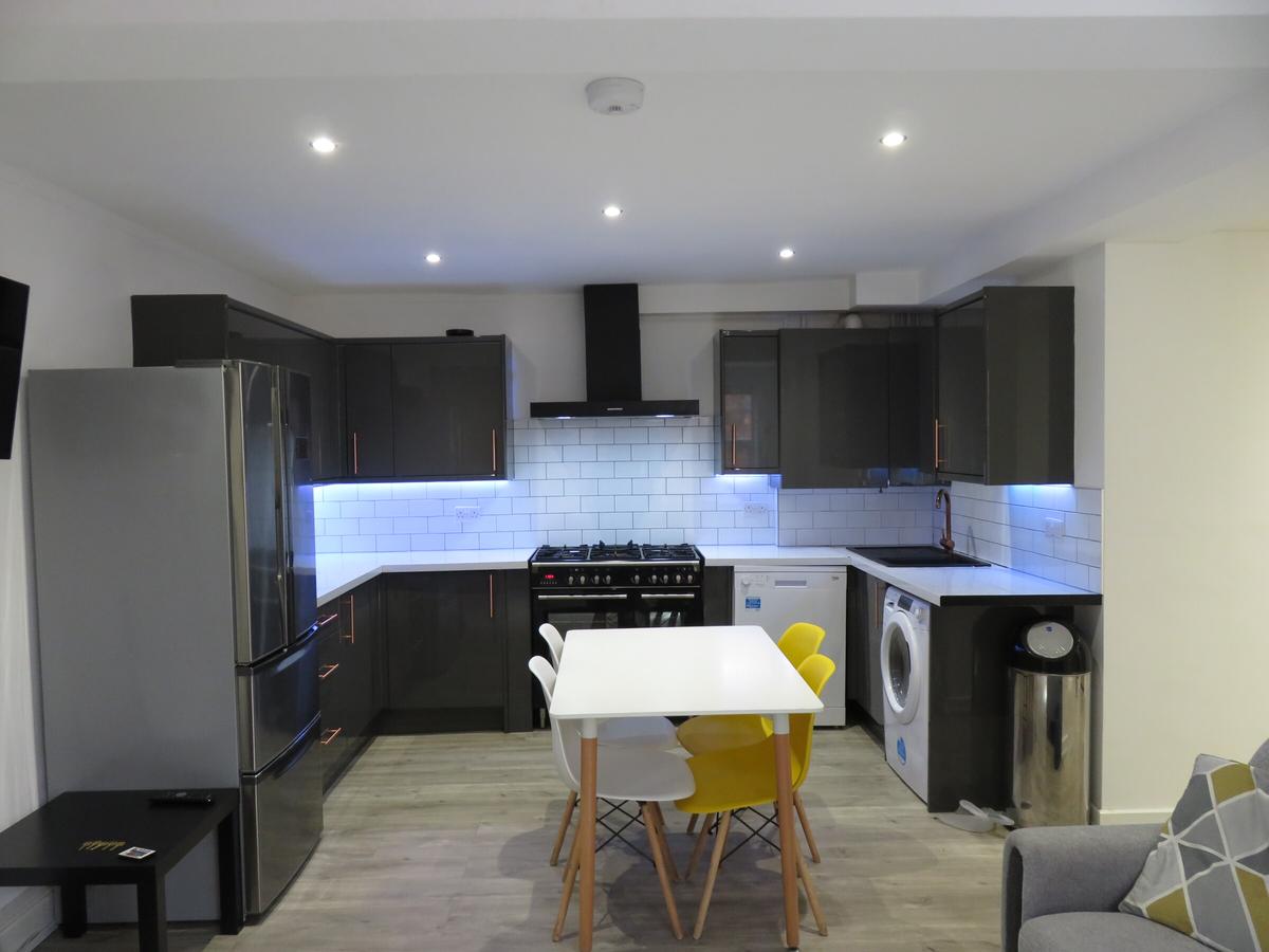 6 bedroom house for rent Rolleston Drive, Nottingham, NG7 1JU UniHomes