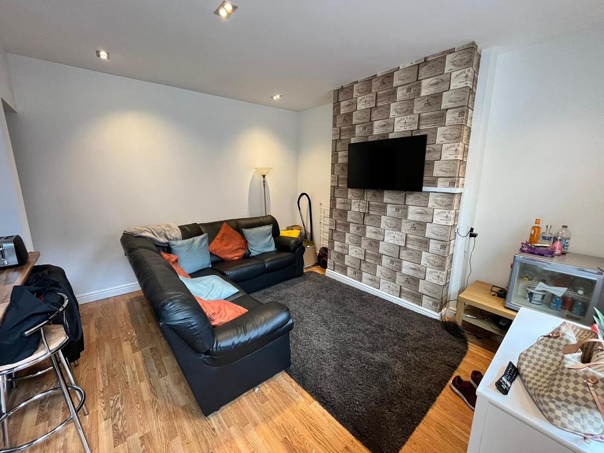 4 bedroom house for rent Pennington Grove, Leeds, LS6 2JL UniHomes