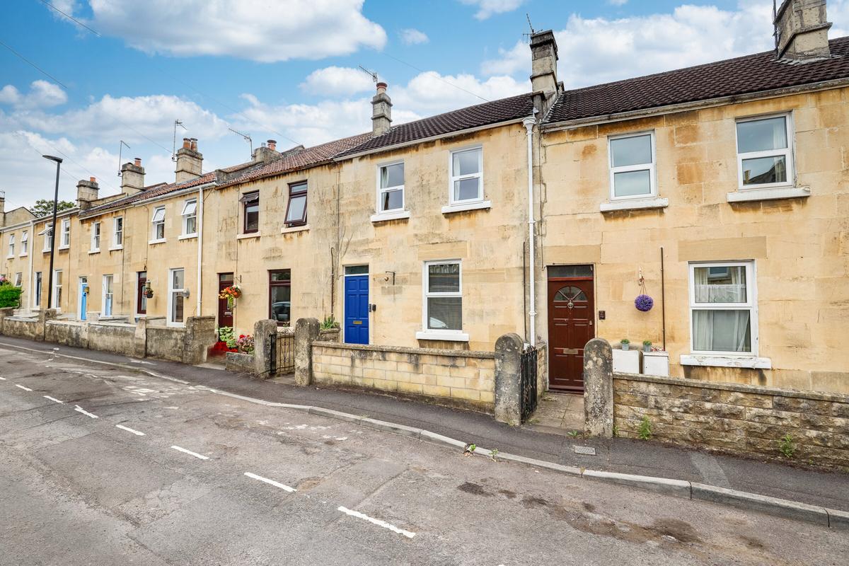 4 bedroom house for rent Burnham Road, Bath, BA2 3RY UniHomes