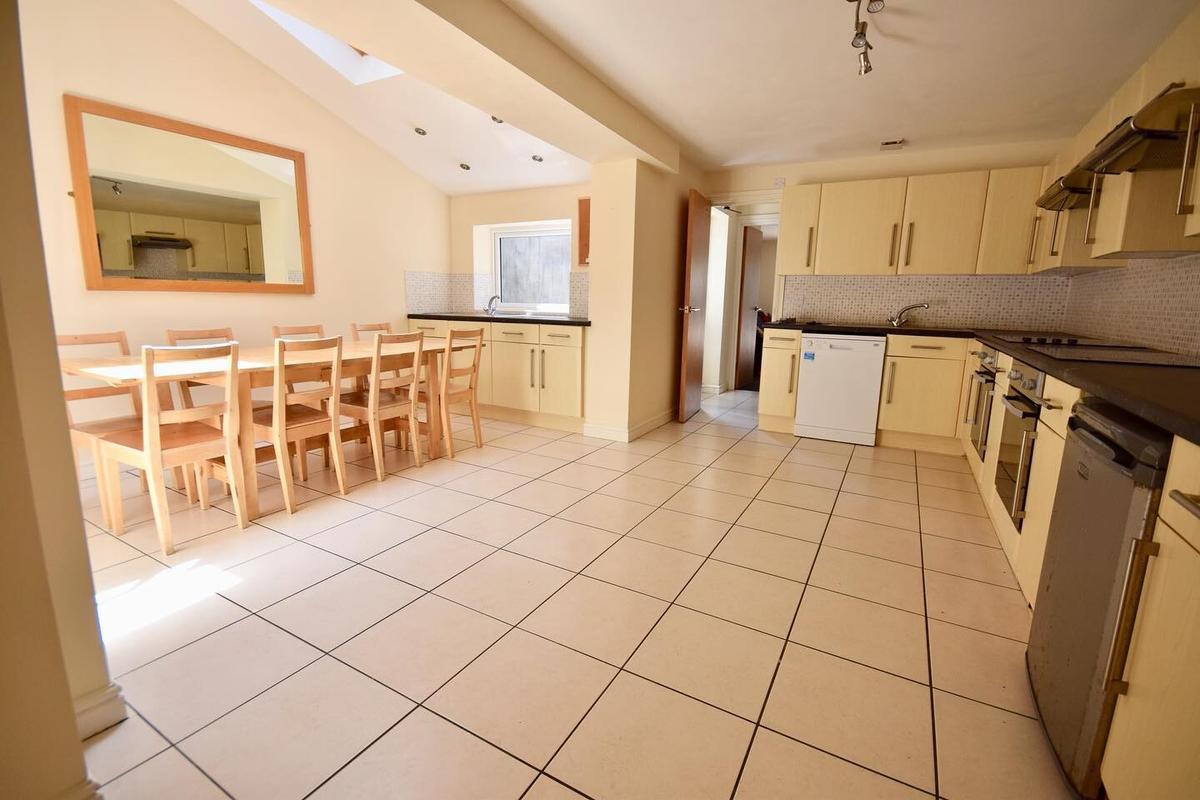 9 bedroom house for rent Miskin Street, Cardiff, CF24 4AR UniHomes