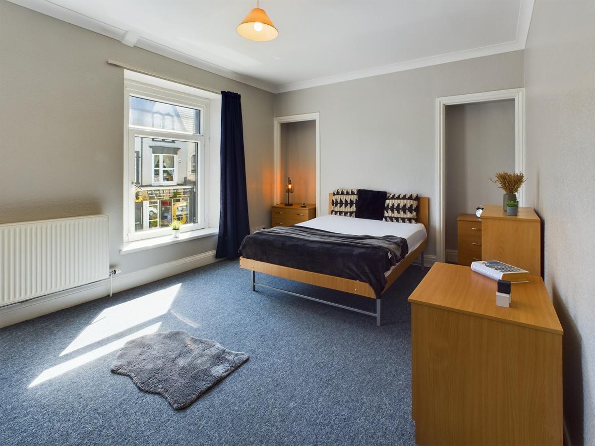 6 bedroom house on Brynymor Road, Brynmill, Swansea