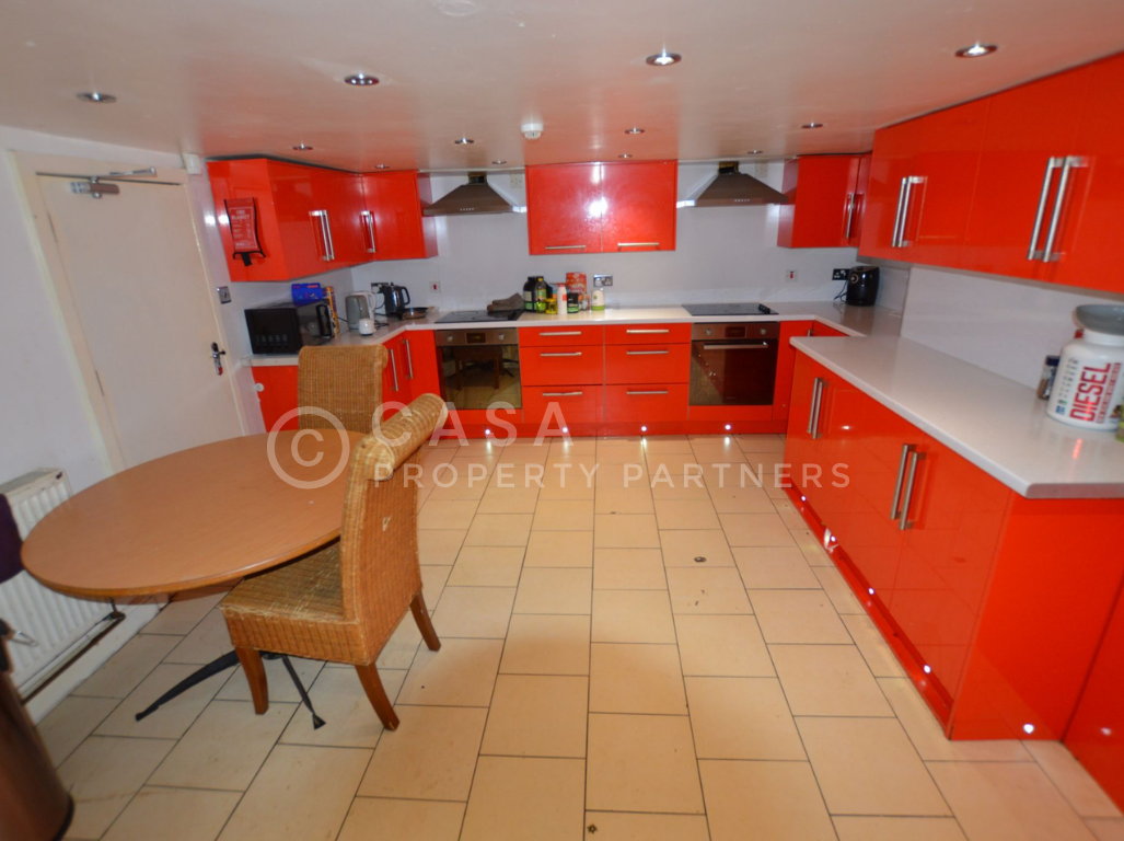 10 bedroom house for rent Kirkstall Lane, Leeds, LS6 3DP UniHomes