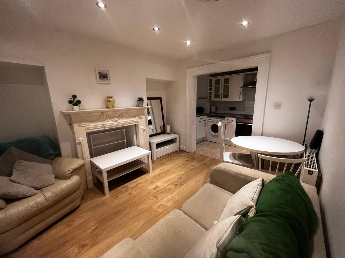 3 bedroom apartment for rent Wells Road, Bath, BA2 3AP UniHomes