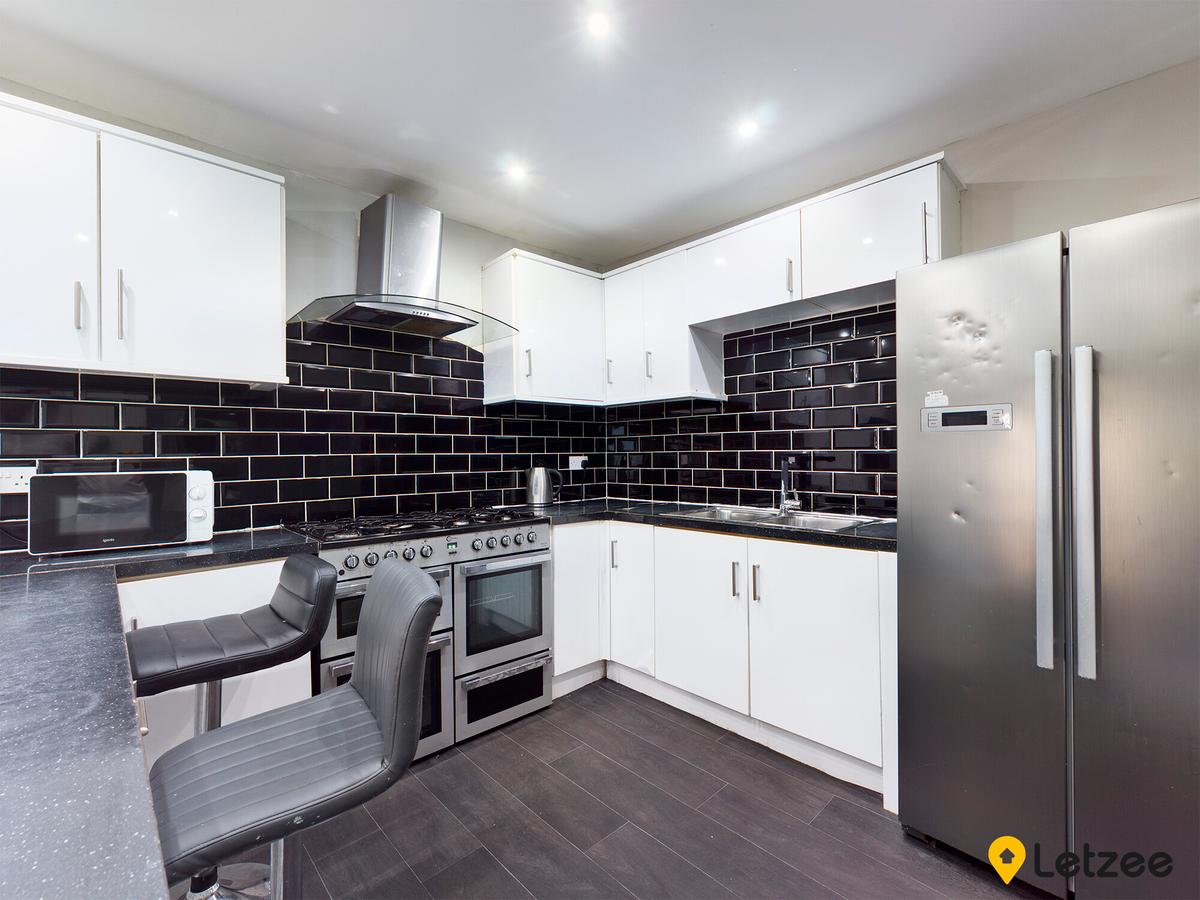 7 bedroom house for rent King Edwards Road, Swansea, SA1 4LW UniHomes