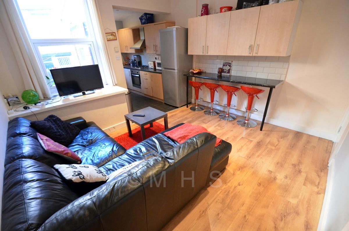 6 bedroom house for rent Hartley Grove, Leeds, LS6 2LD UniHomes