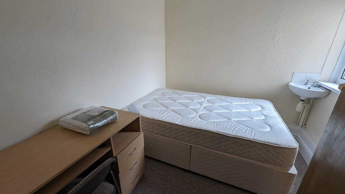 6 bedroom house for rent Triangle North, Bath, BA2 3JB UniHomes