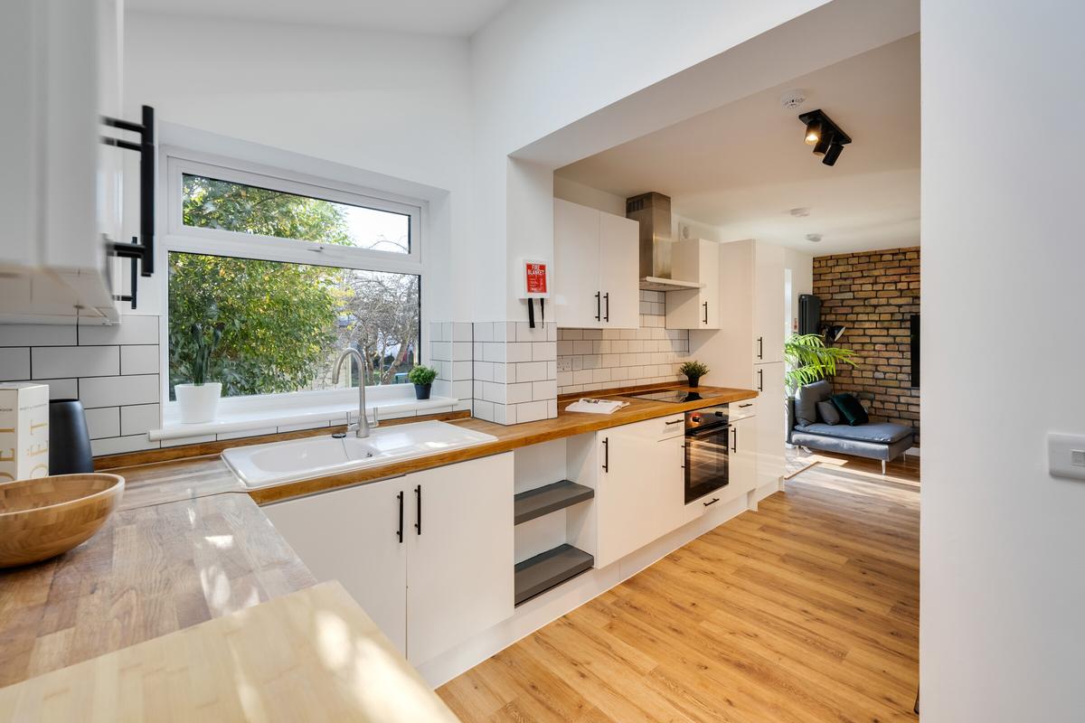 7 bedroom house for rent Warren Road, Bristol, BS34 7EJ UniHomes