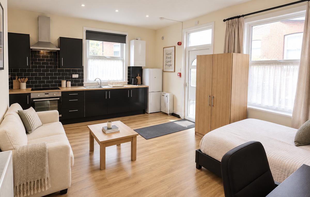 1 bedroom house on Royal Park Terrace, Hyde Park, Leeds