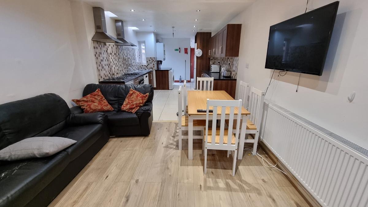 7 bedroom house on Dawlish Road, Selly Oak, Birmingham