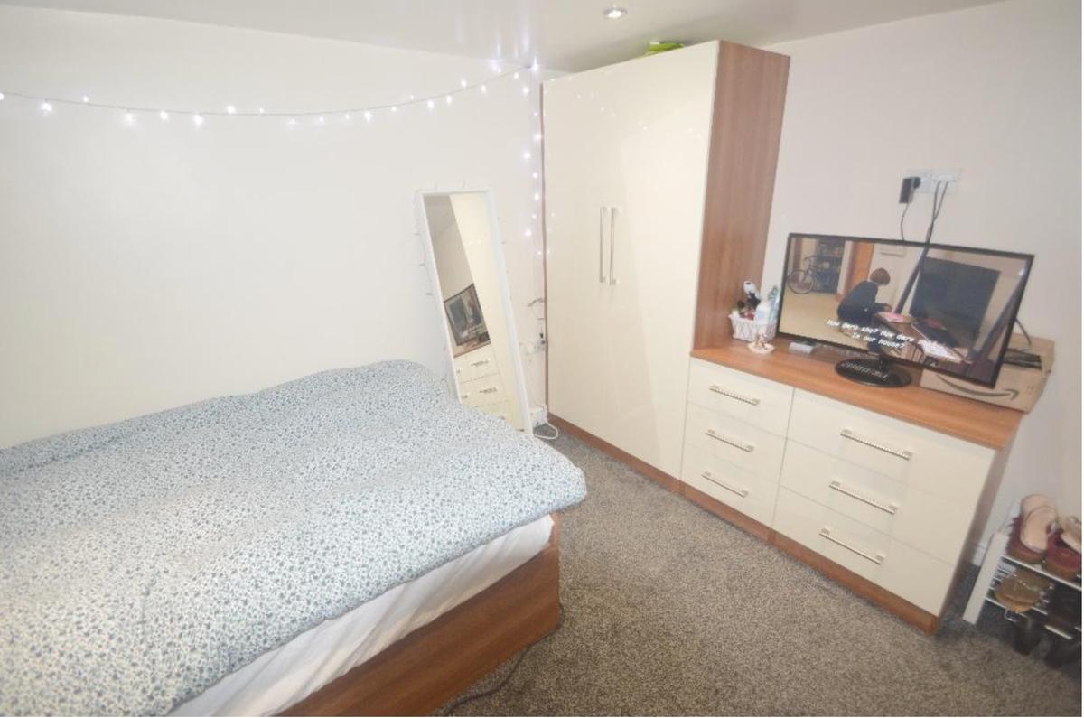 8 bedroom house for rent St Michaels Villa, Leeds, LS6 3AF UniHomes