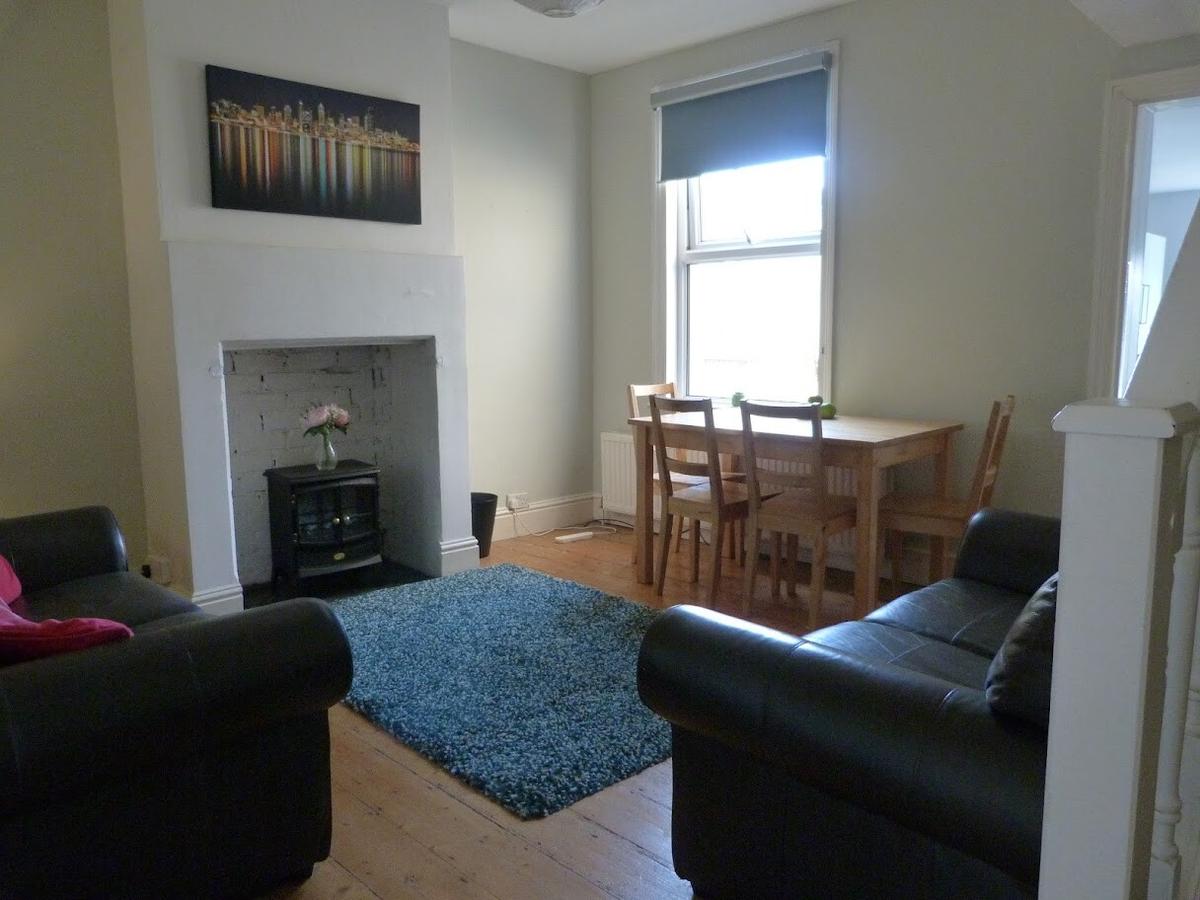3 bedroom house for rent Coronation Avenue, Bath, BA2 2JN UniHomes