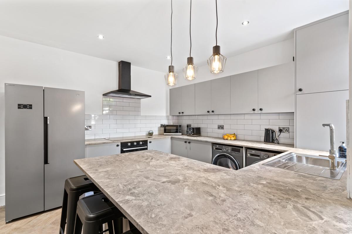 7 bedroom house on Stepping Lane, California, Derby
