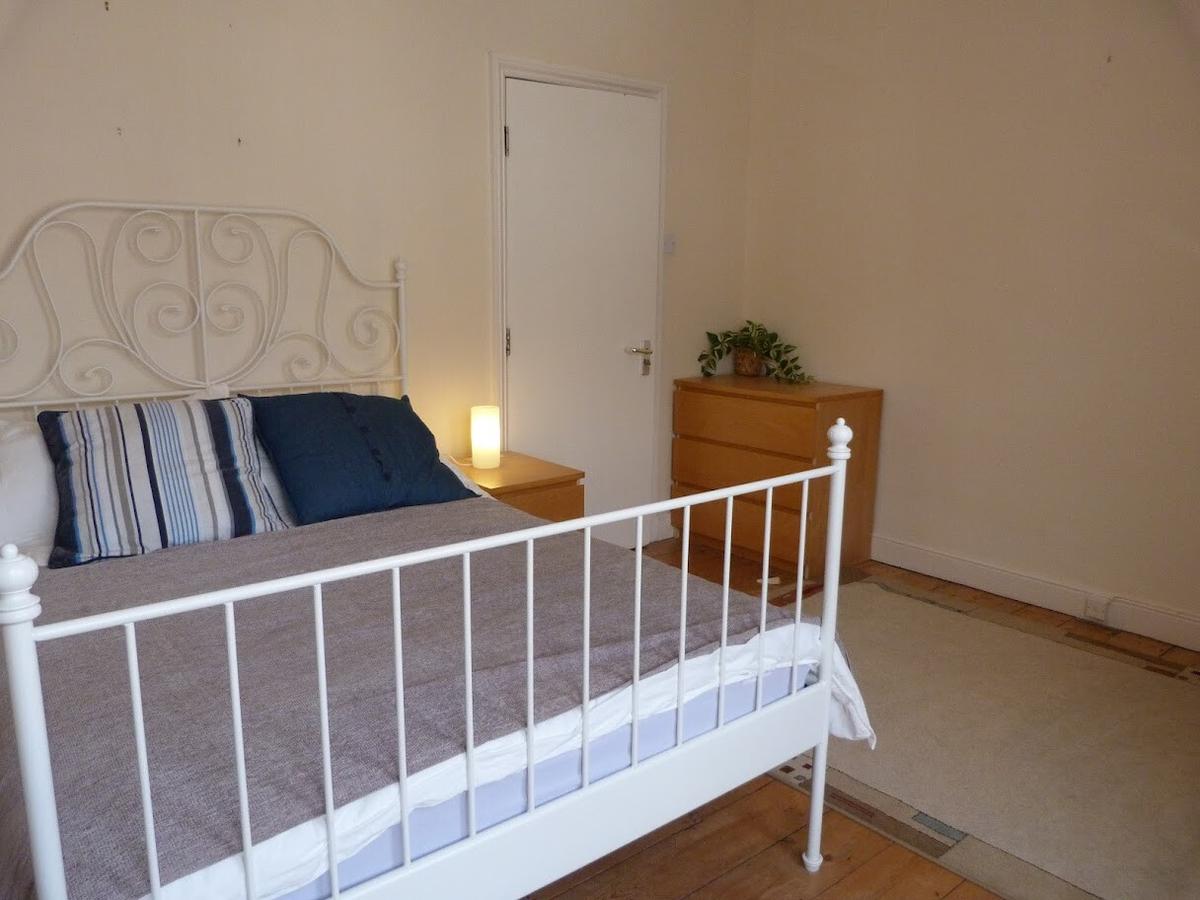 3 bedroom house for rent Coronation Avenue, Bath, BA2 2JN UniHomes