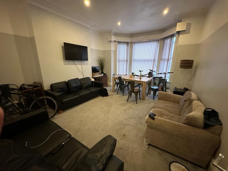 8 bedroom house on Delph Lane, Woodhouse, Leeds