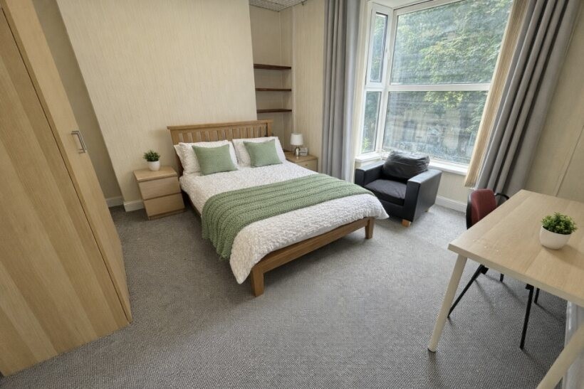 6 bedroom house on Mansel Street, City Centre, Swansea
