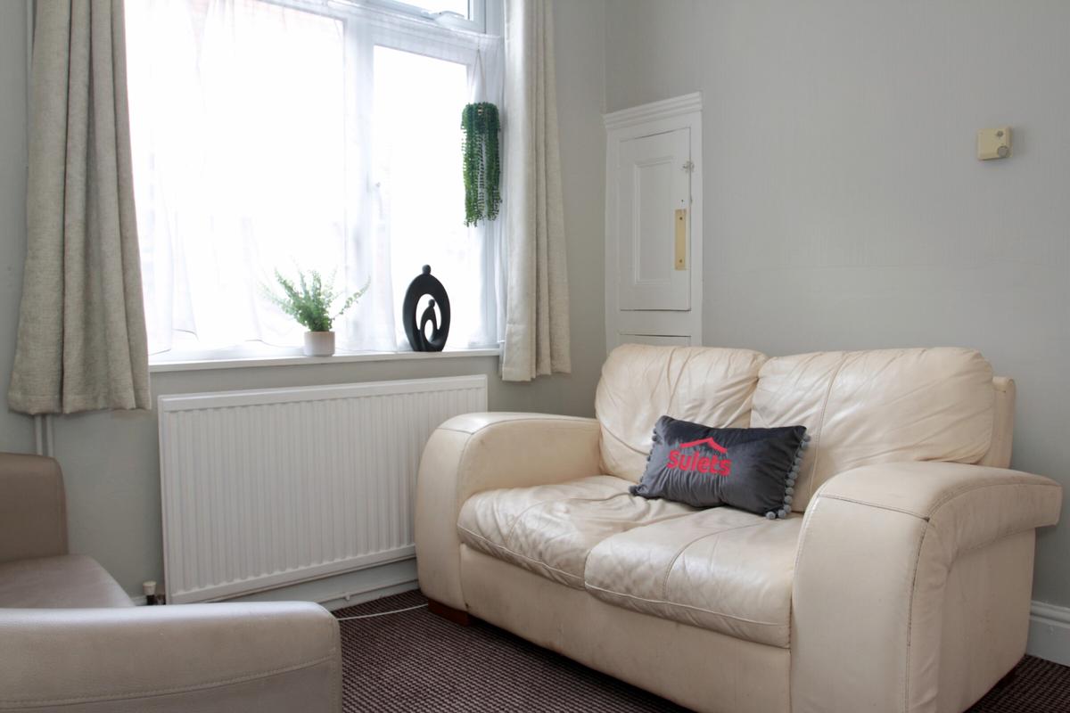 5 bedroom house on Greenhill Road, Clarendon Park, Leicester