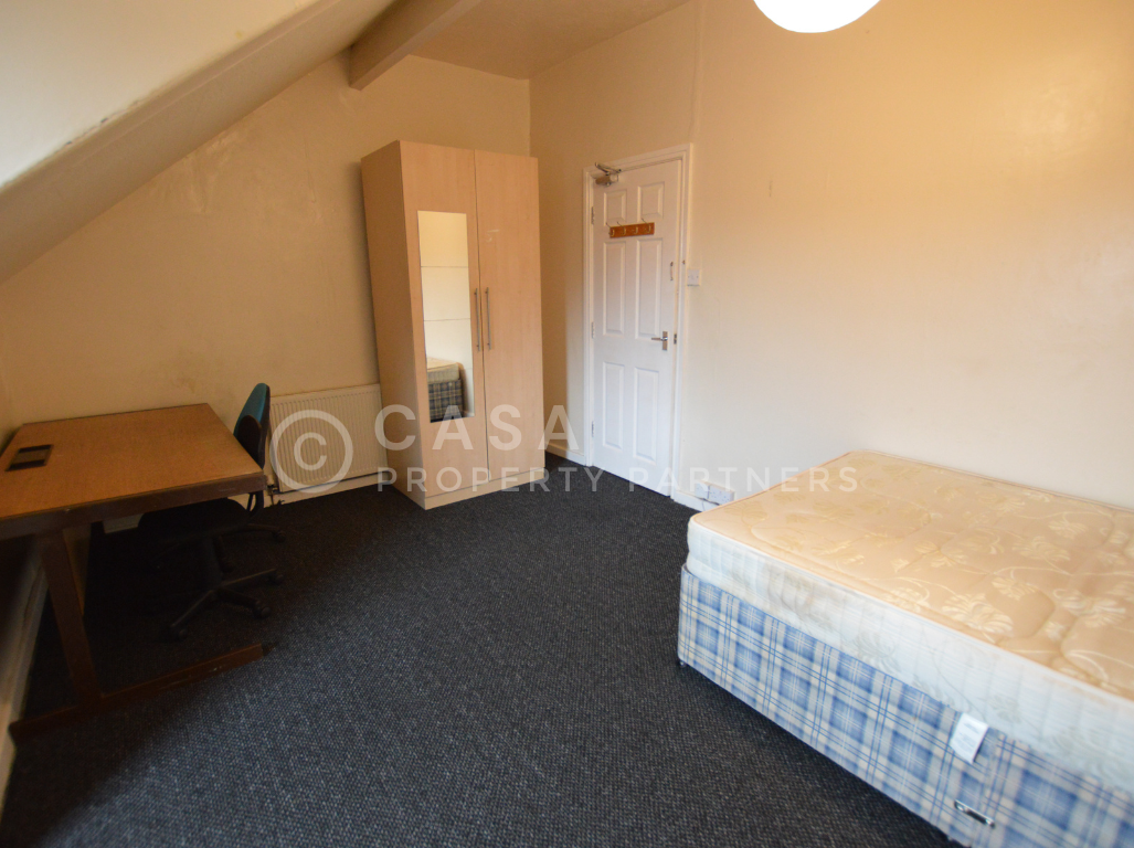 8 bedroom house for rent Hessle Place, Leeds, LS6 1EU UniHomes