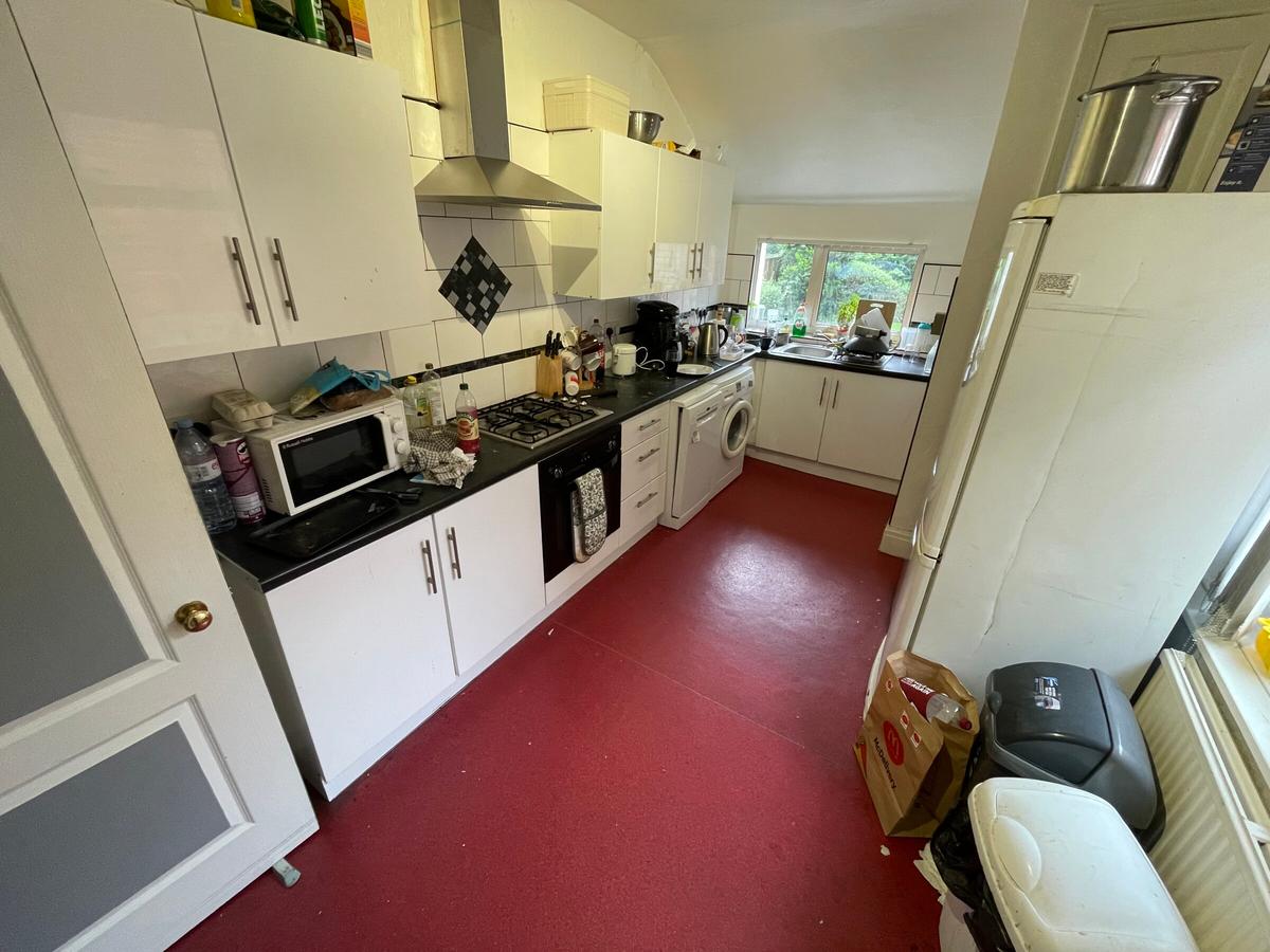 6 bedroom house for rent St. Chads Drive, Leeds, LS6 3PZ UniHomes