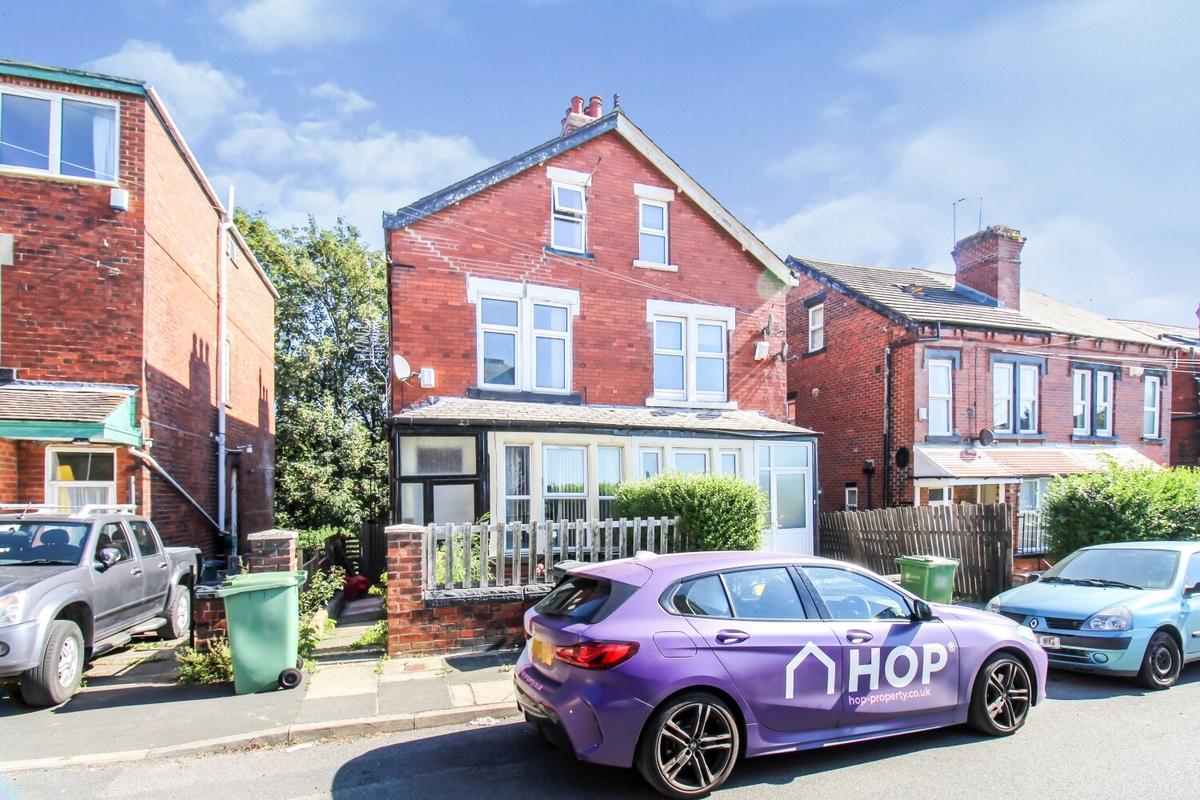6 bedroom house for rent Hartley Avenue Leeds, LS6 2LP UniHomes