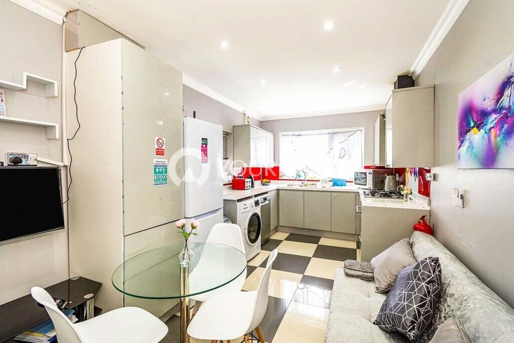 5 bedroom house for rent Orchard Road Portsmouth, PO4 0AB UniHomes