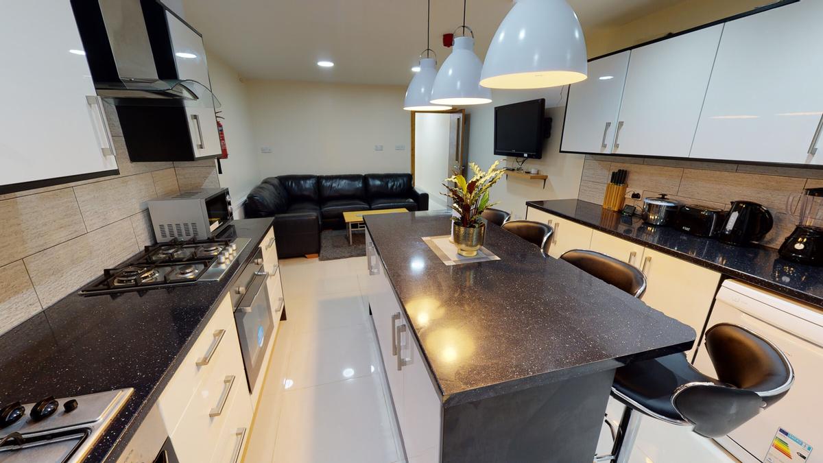 7 bedroom house for rent Alton Road, Birmingham, B29 7DU UniHomes