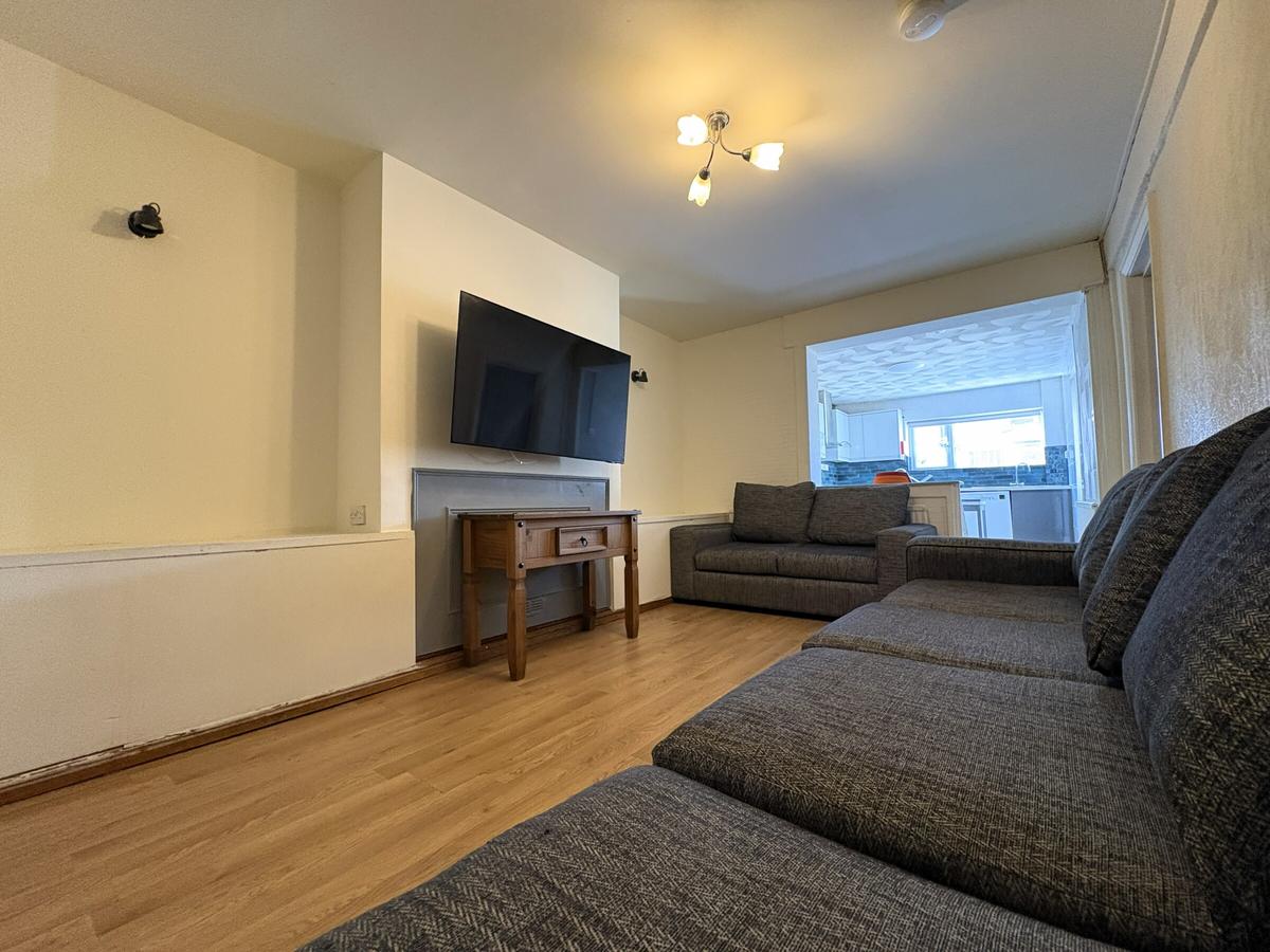 6 bedroom house on Woodville Road, Cathays, Cardiff