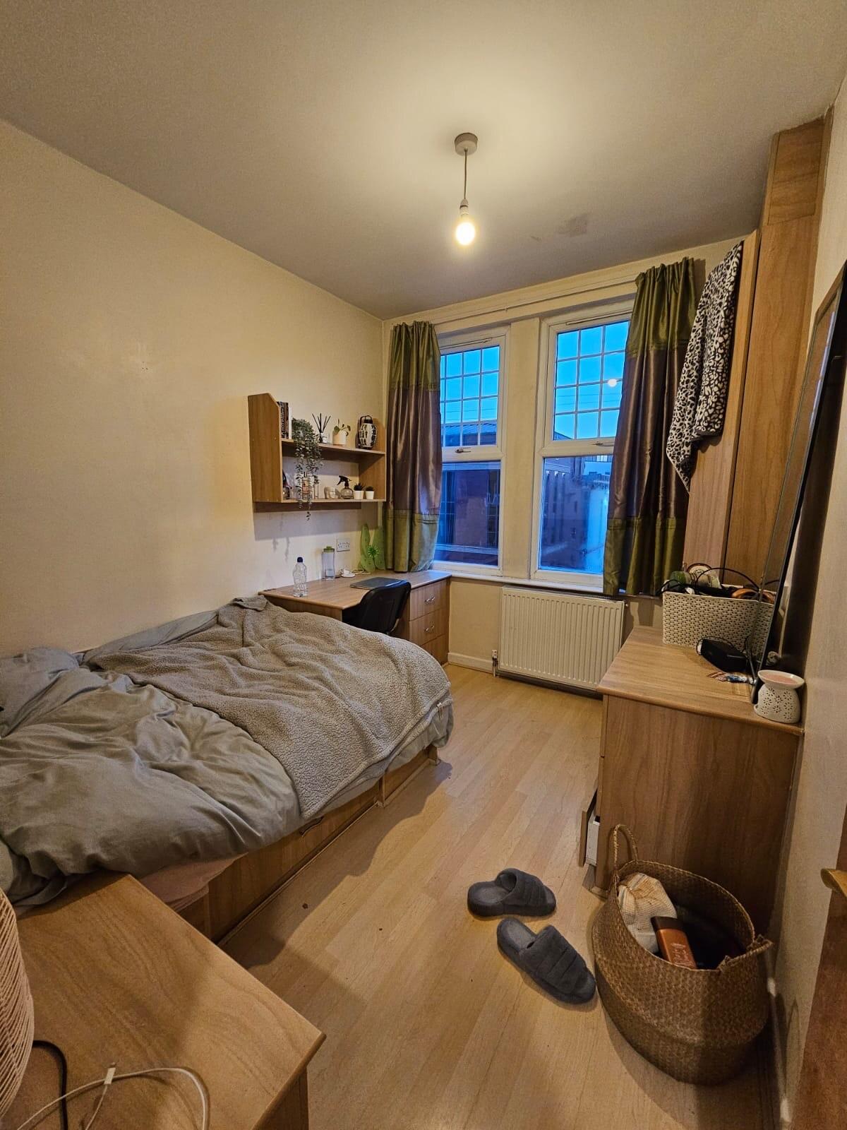 6 bedroom house for rent Derwentwater Grove, Leeds, LS6 3EN UniHomes