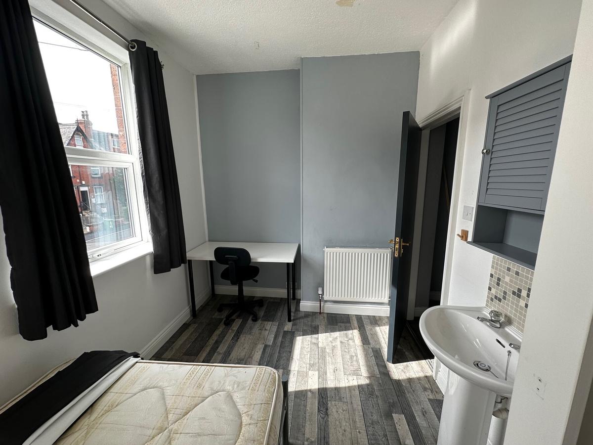 5 bedroom house for rent Hessle Mount, Leeds, LS6 1EP UniHomes