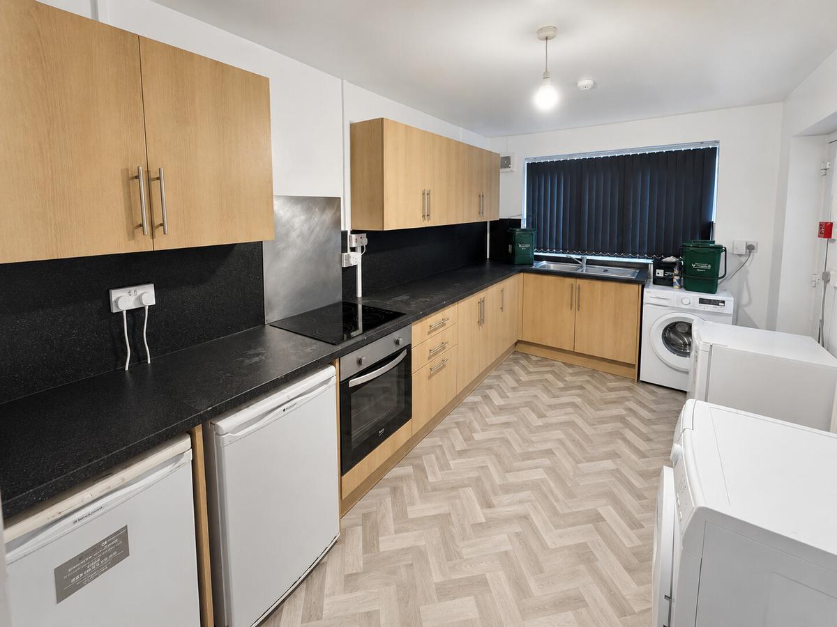 5 bedroom house on Westbury Street, Brynmill, Swansea