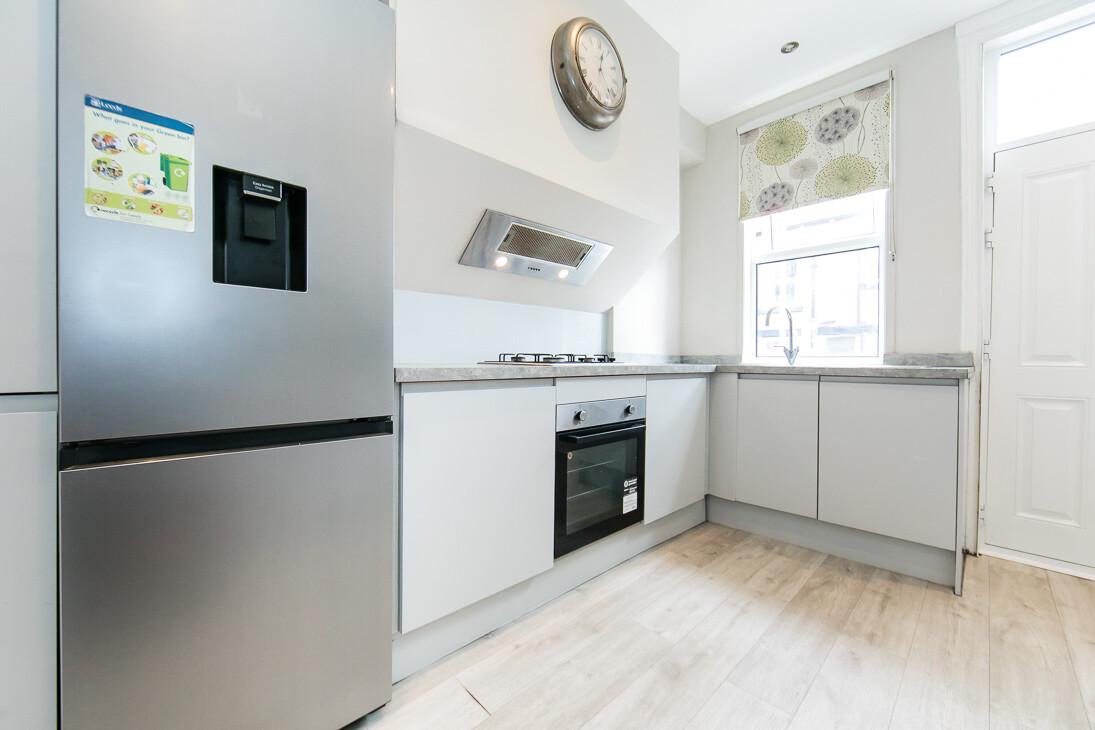 8 bedroom house on Delph Lane, Woodhouse, Leeds