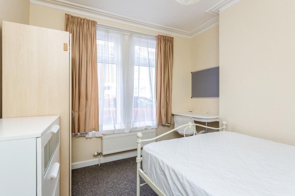 3 bedroom house for rent Goodwood Road, Portsmouth, PO5 1NW UniHomes